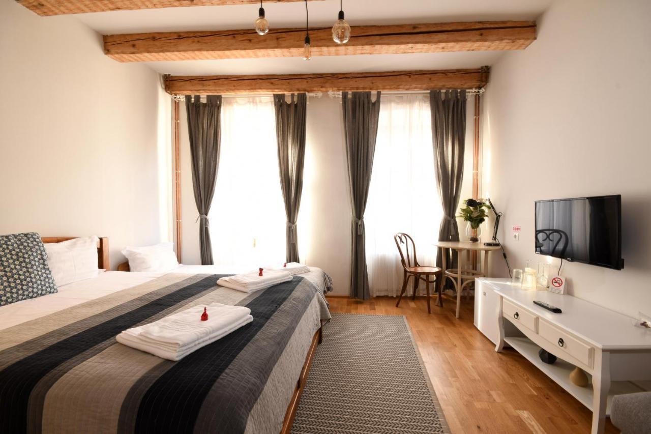 Wood House Republicii Hotel Brasov Exterior photo
