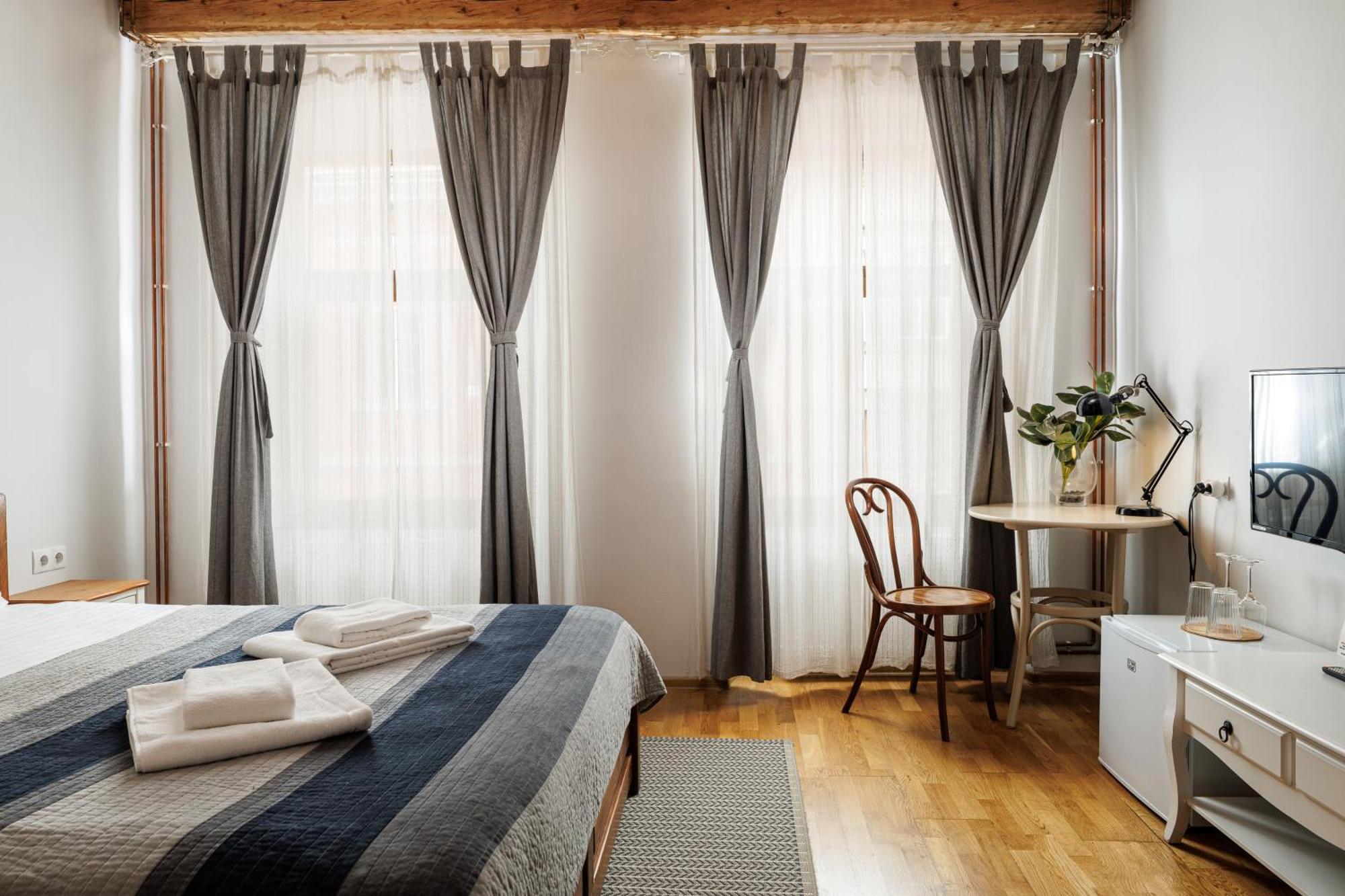 Wood House Republicii Hotel Brasov Exterior photo