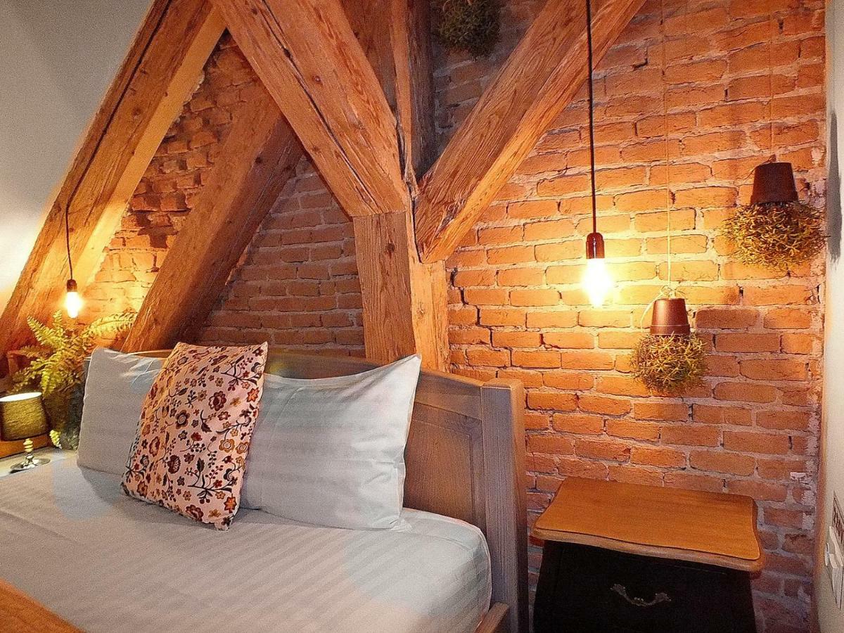 Wood House Republicii Hotel Brasov Exterior photo